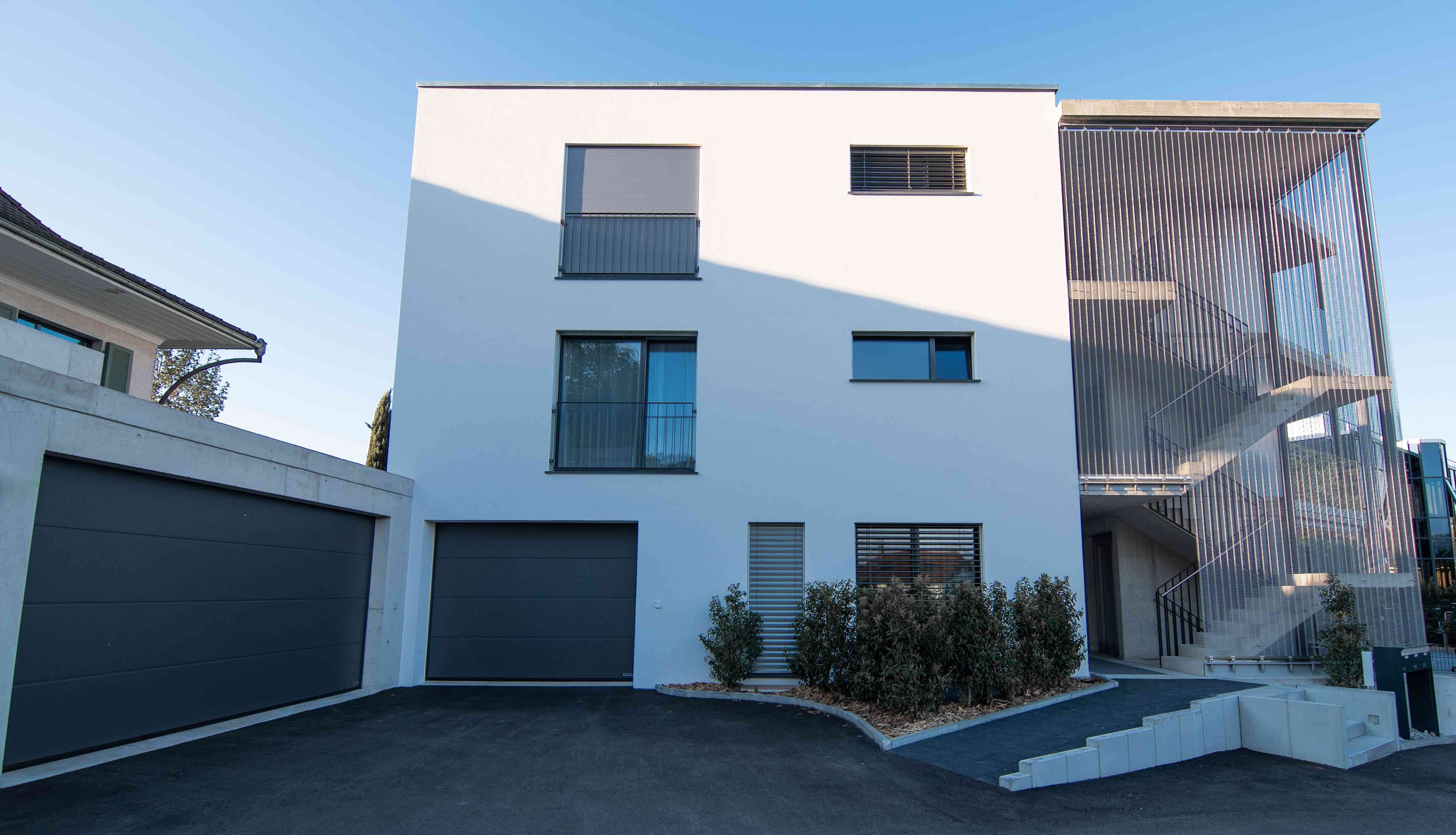 Seenah, moderne Villa in Muntelier am Murtensee