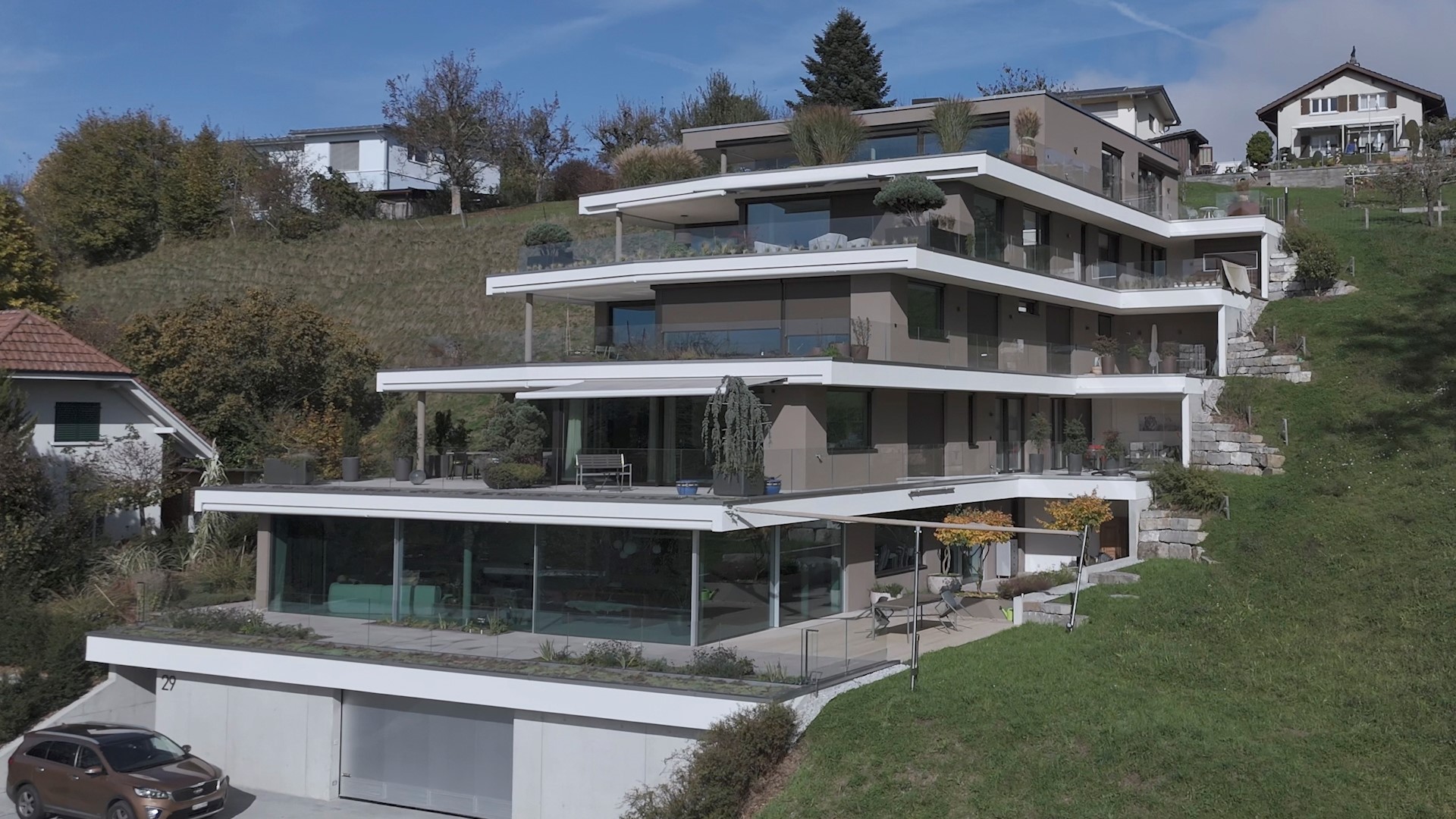 Eine Augenweide, Terrassenhaus in Düdingen
