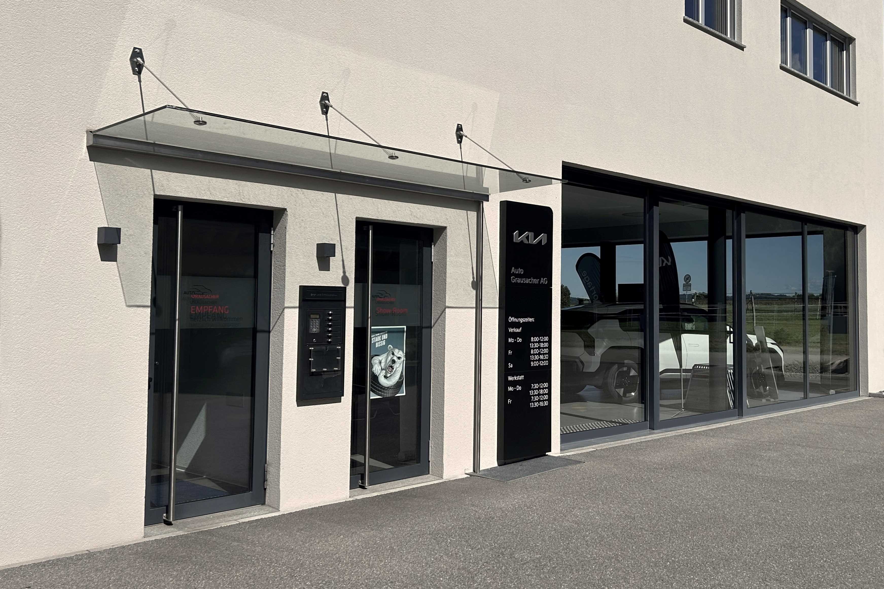 Neubau Autogarage mit Showroom in Gurmels
