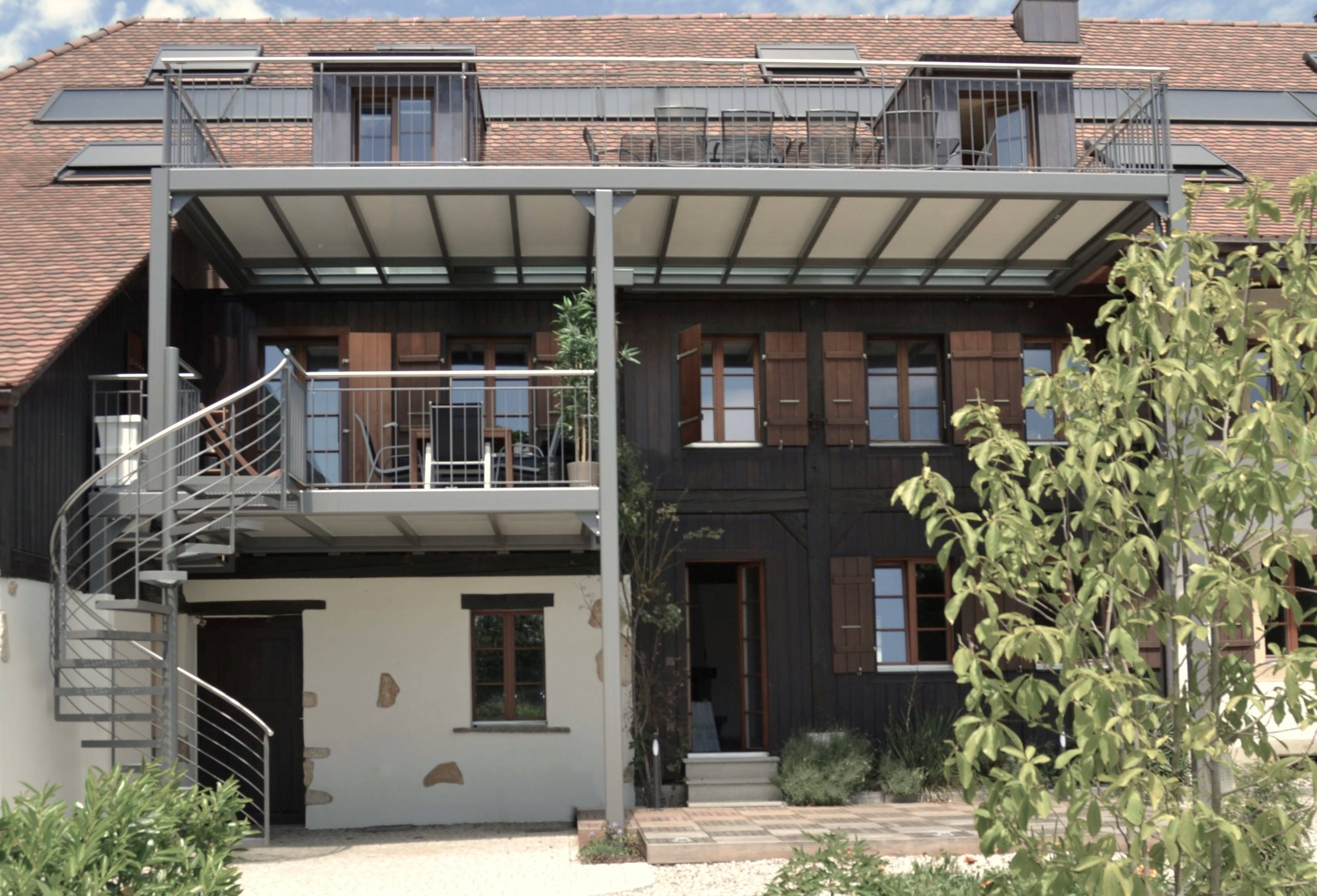 Villa mit Stöckli in Mûr oberhalb des Murtensees